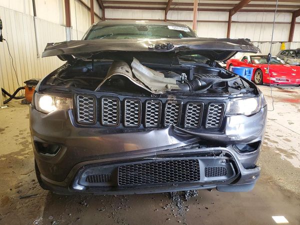 2020 JEEP GRAND CHEROKEE Laredo