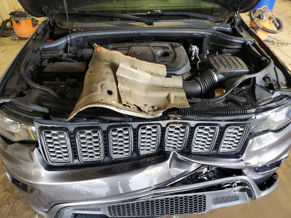 2020 JEEP GRAND CHEROKEE Laredo