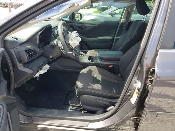 2025 SUBARU OUTBACK Base