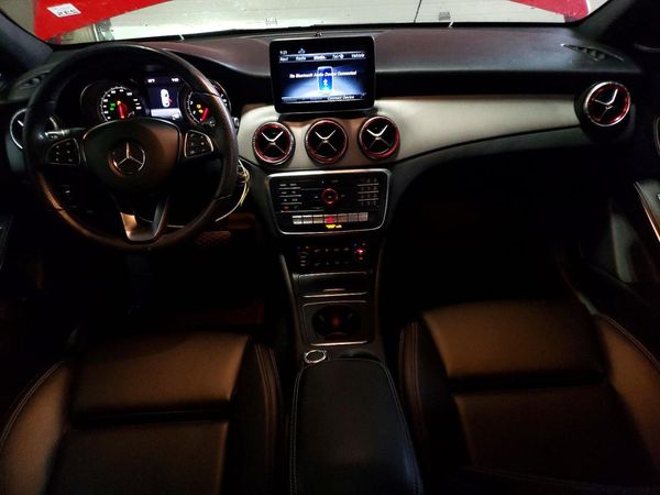 2019 MERCEDES-BENZ CLA