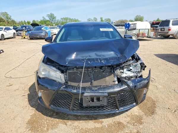 2017 TOYOTA CAMRY