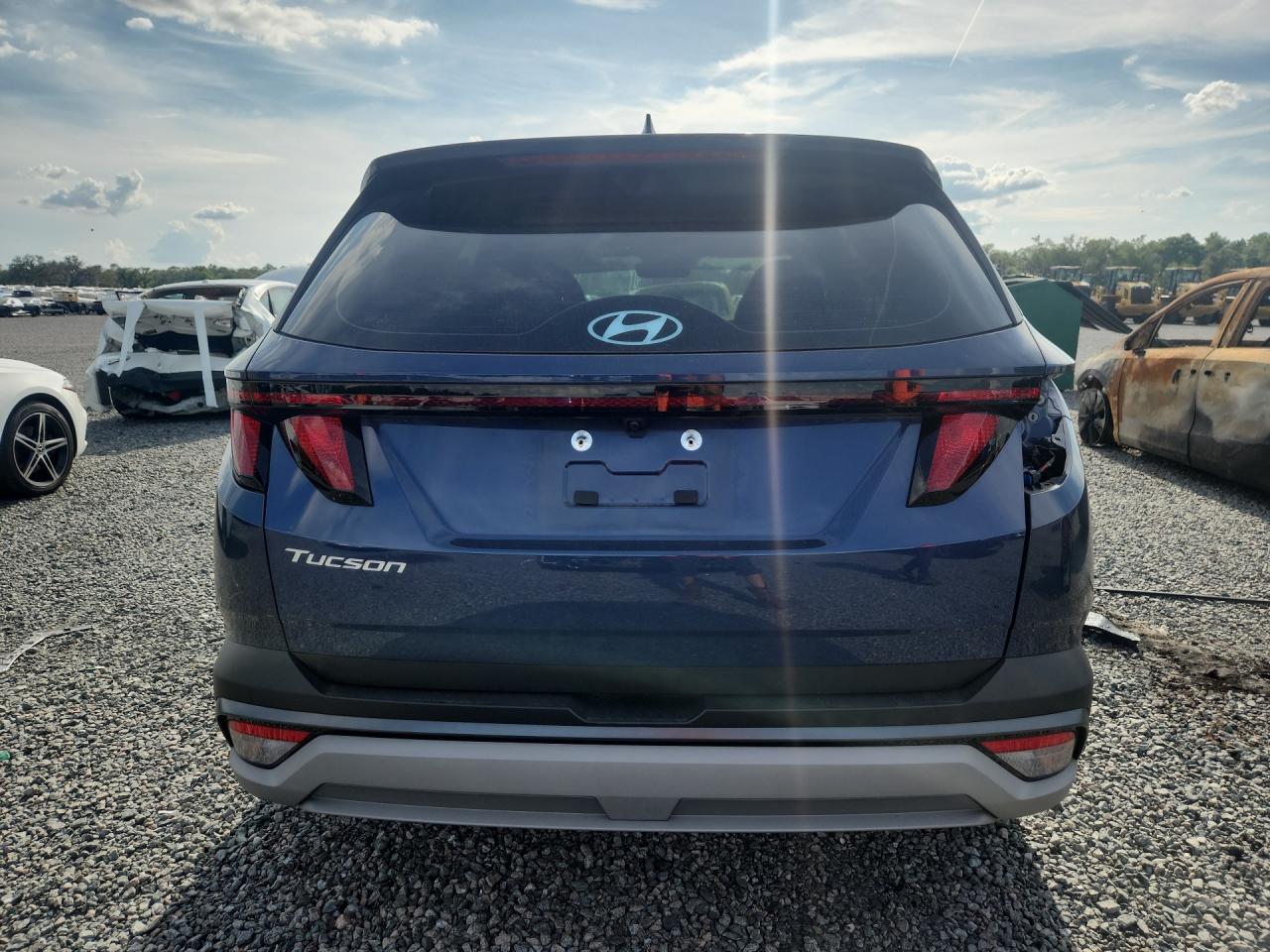 2025 HYUNDAI TUCSON SE