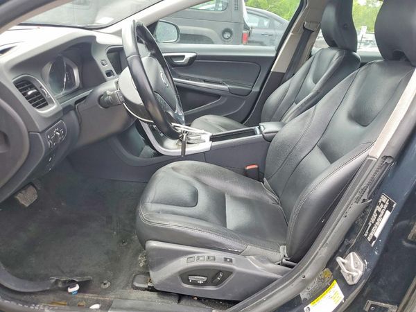 2015 VOLVO S60