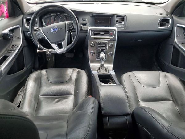 2015 VOLVO S60