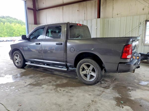 2015 RAM 1500 ST CREW CAB 4X4