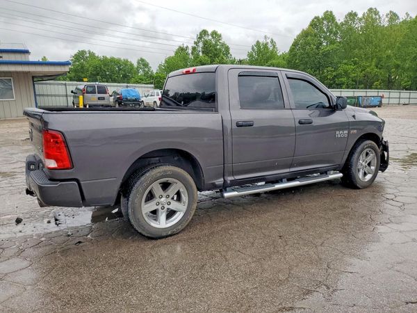 2015 RAM 1500 ST CREW CAB 4X4