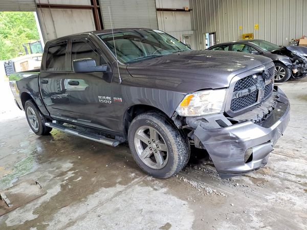2015 RAM 1500 ST CREW CAB 4X4