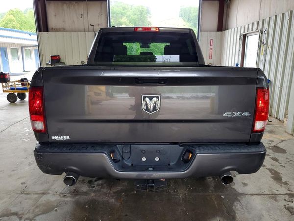 2015 RAM 1500 ST CREW CAB 4X4
