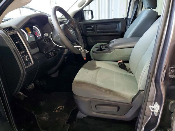 2015 RAM 1500 ST CREW CAB 4X4
