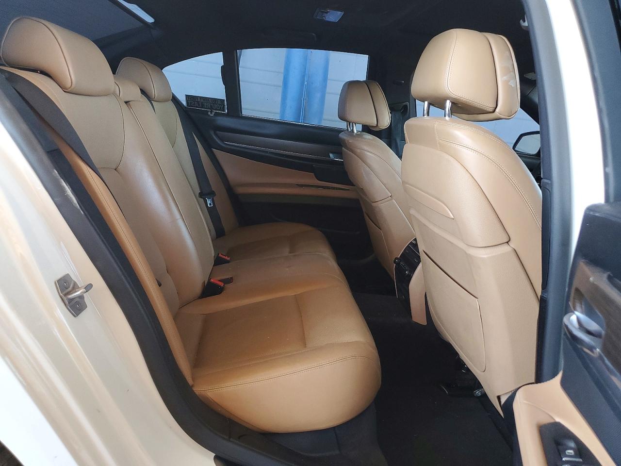 2014 BMW 750 750i/Alpina B7