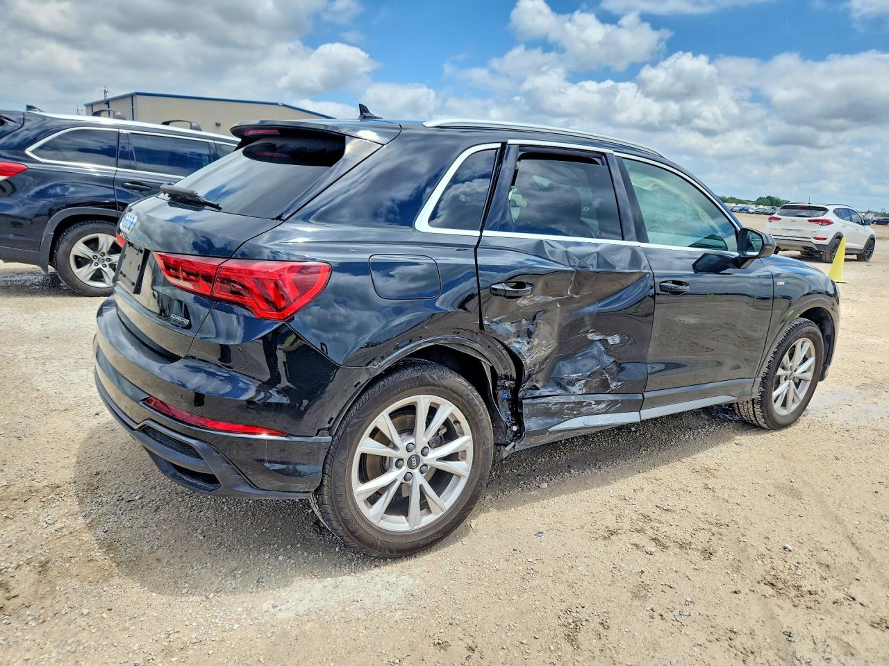 2022 AUDI Q3