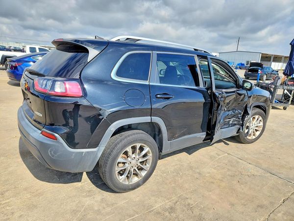 2019 JEEP CHEROKEE LATITUDE FWD