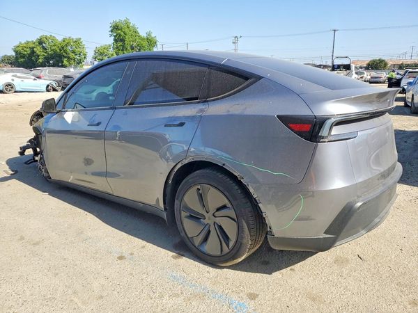 2026 TESLA MODEL Y