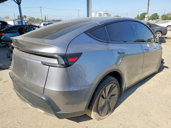 2026 TESLA MODEL Y