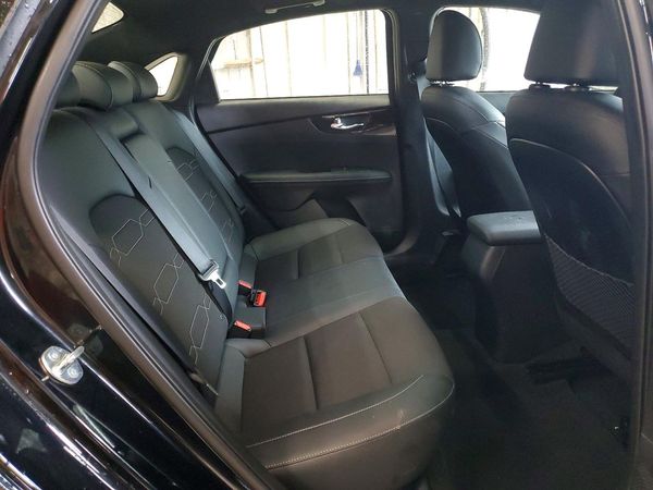 2024 KIA FORTE GT Line