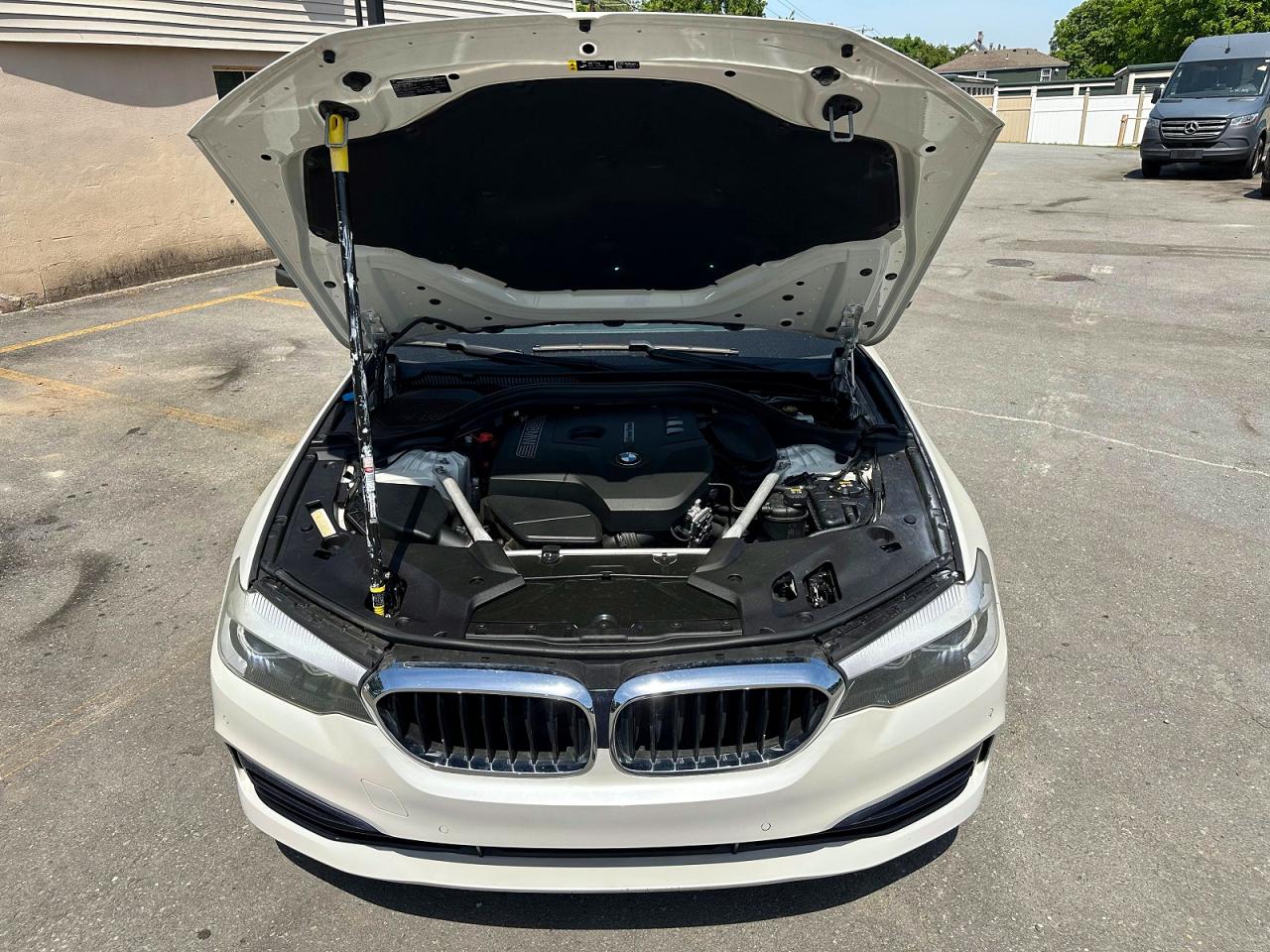 2019 BMW 530