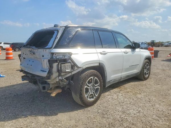 2022 JEEP GRAND CHEROKEE