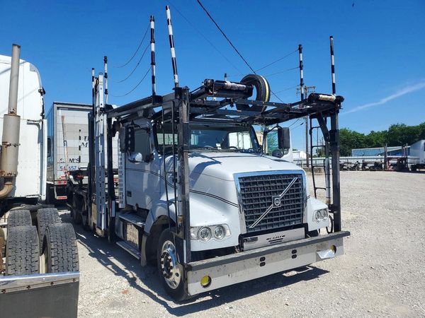 2014 VOLVO VAH