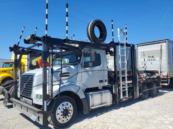 2014 VOLVO VAH