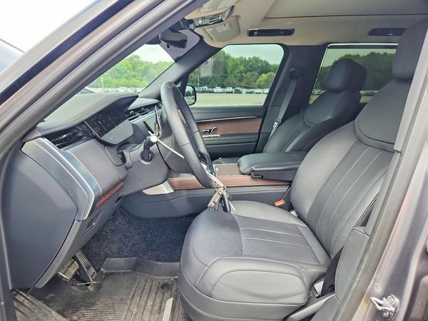 2025 LAND ROVER RANGEROVER SE