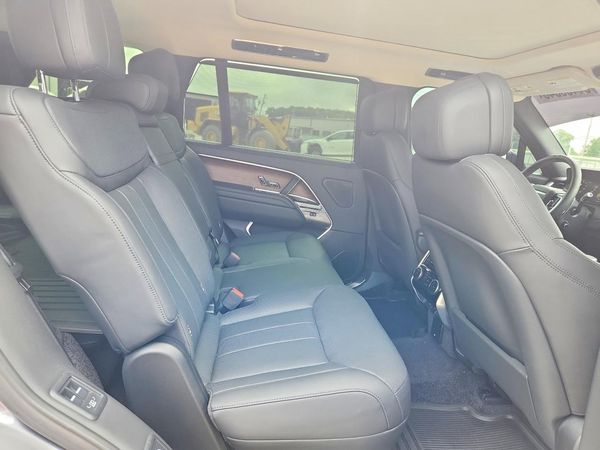 2025 LAND ROVER RANGEROVER SE