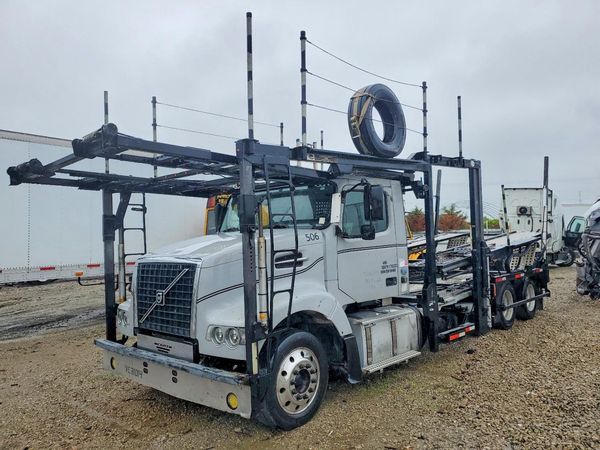 2014 VOLVO VAH