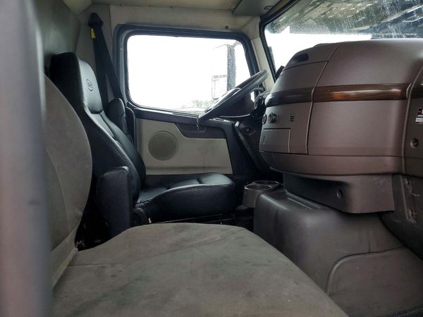 2014 VOLVO VAH