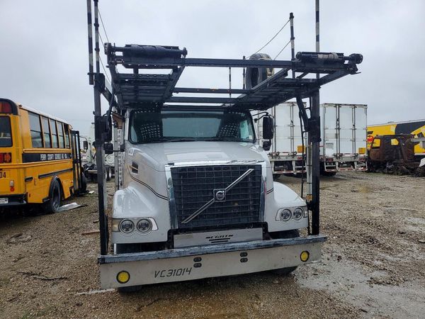 2014 VOLVO VAH
