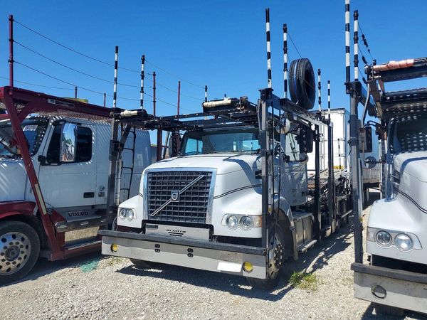 2014 VOLVO VAH