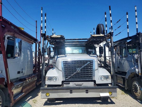 2014 VOLVO VAH