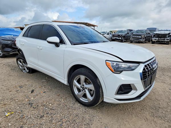 2021 AUDI Q3 quattro Premium