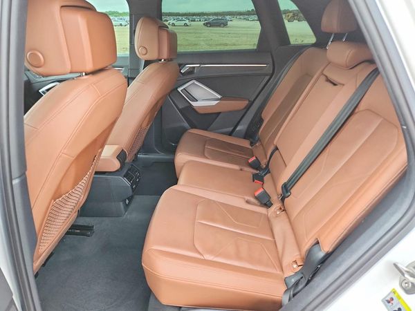 2021 AUDI Q3 quattro Premium