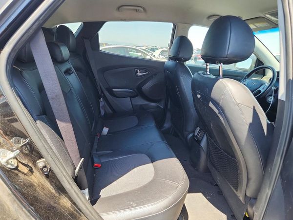 2015 HYUNDAI TUCSON GLS (Middle)