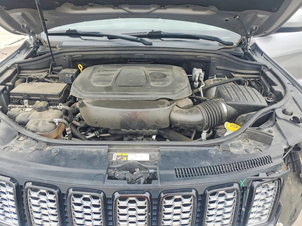 2020 JEEP GRAND CHEROKEE LAREDO 4X2