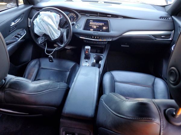 2019 CADILLAC XT4 Premium Luxury
