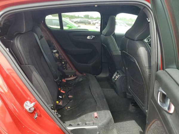 2023 VOLVO C40 Plus Dark