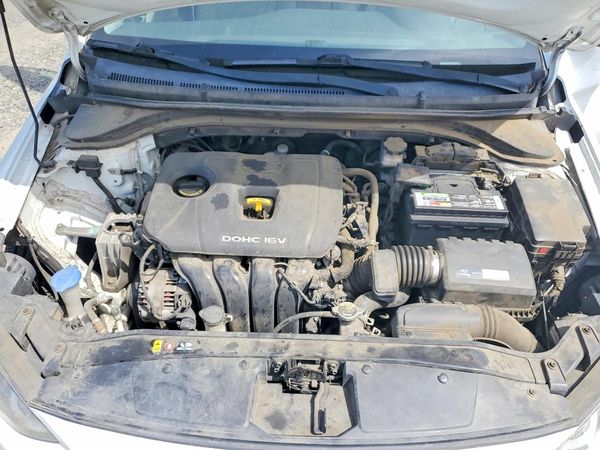 2017 HYUNDAI ELANTRA SE Base