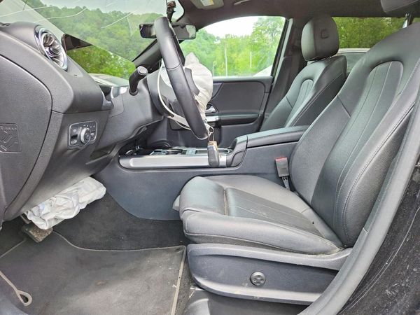 2025 MERCEDES-BENZ GLB GLB250 4MATIC