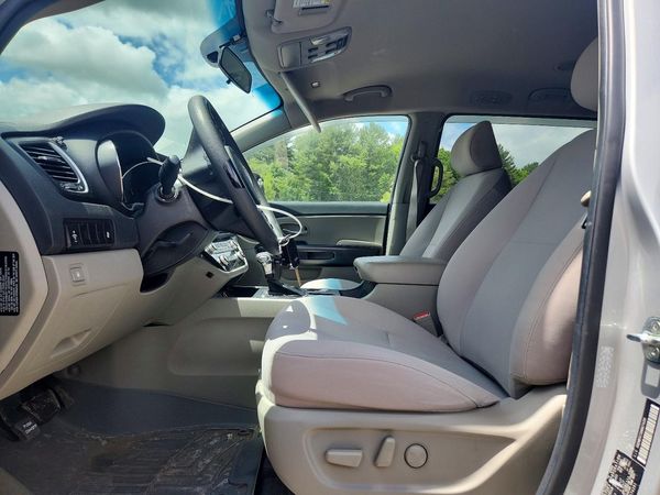 2021 KIA SEDONA LX, EX