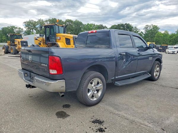 2015 RAM 1500 SLT
