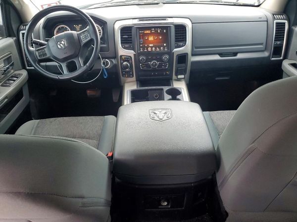 2015 RAM 1500 SLT
