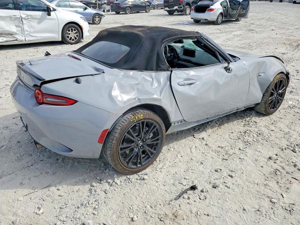 2024 MAZDA MX-5 MIATA Club