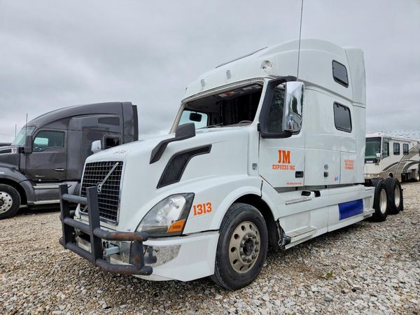 2017 VOLVO VNL