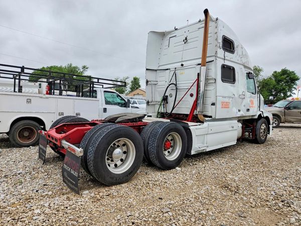2017 VOLVO VNL