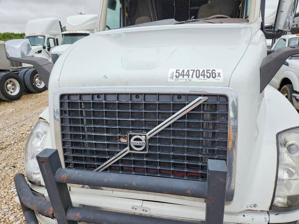 2017 VOLVO VNL