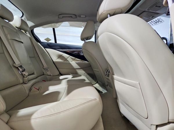 2017 INFINITI Q50
