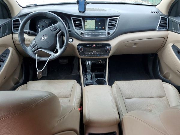 2017 HYUNDAI TUCSON