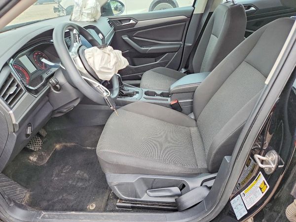 2019 VOLKSWAGEN JETTA S, SE, R-Line — DENT