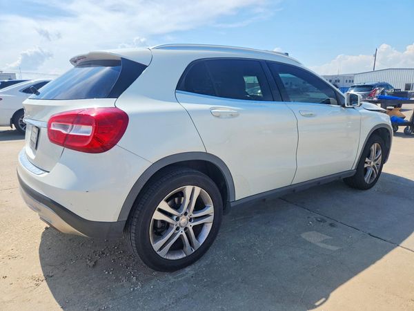 2016 MERCEDES-BENZ GLA GLA250