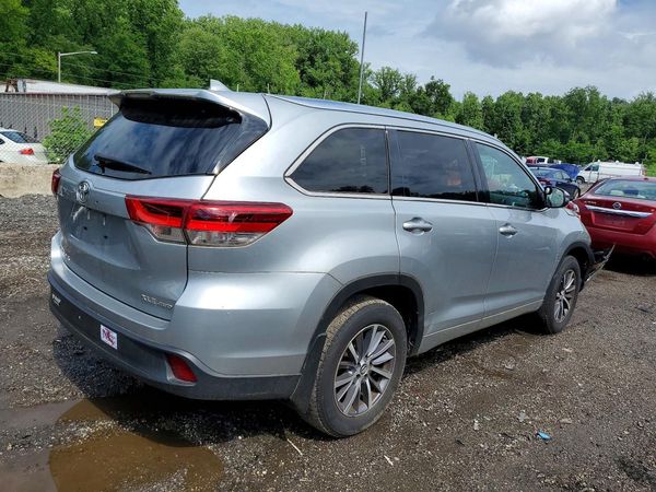 2018 TOYOTA HIGHLANDER
